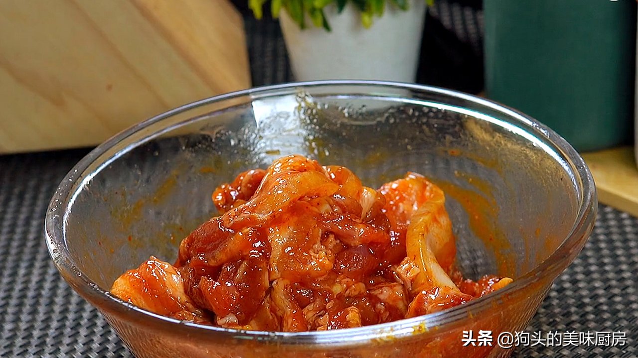 五花肉不紅燒了，教你秘製的做法，上鍋一蒸，下飯又解饞，太香了