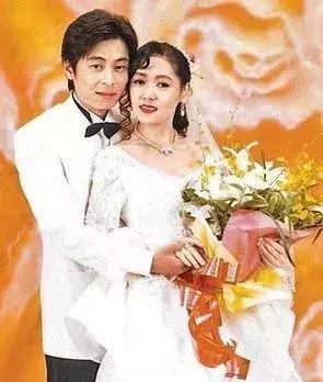 请回答1993:那一年窦唯如日中天,家驹不幸离世…