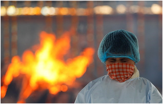 这时候还分尊卑贵贱！印度火葬场急聘高种姓员