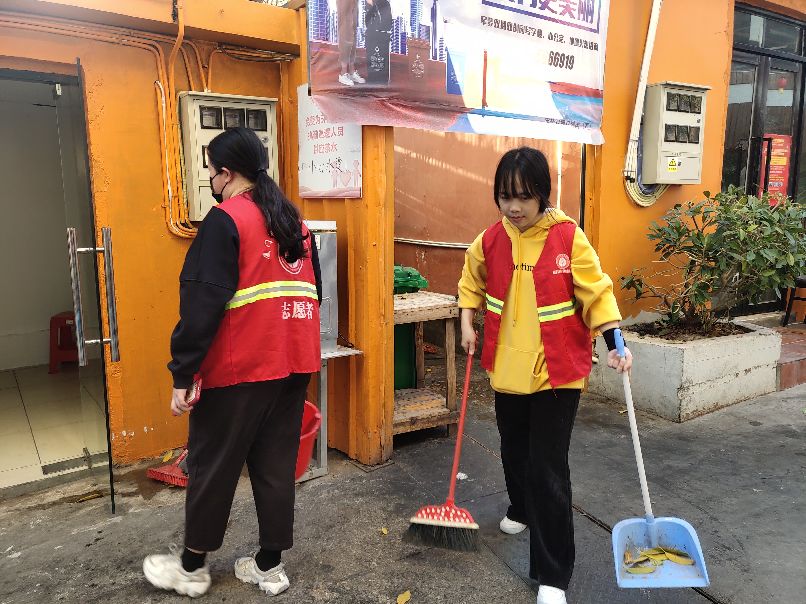 卫生清扫，助力疫情防控厦门市行善志愿服务中心志愿者在行动
