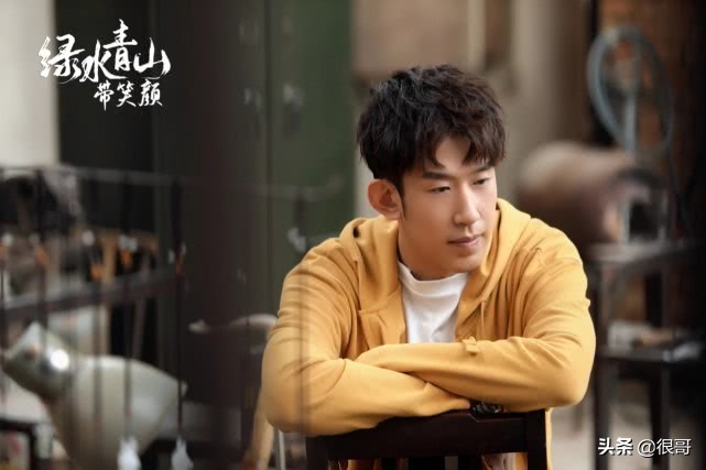 Yu Yang: Master from Zhao Benshan, monicker grows a face greatly, follow Liu is poured out of nowadays perform green water green hill to take smiling face