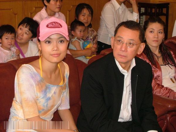 曾志伟在台前乱说话，一顿暴打缝了几十针，幕