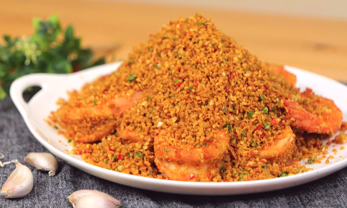 Stir-fried prawns in the typhoon shelter, just add one more ingredient, and the authentic delicacies will immediately become a snack