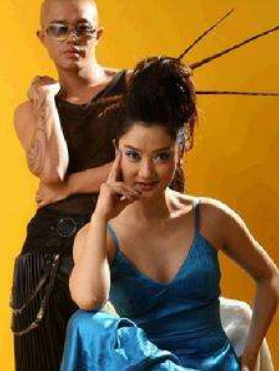 难怪凤凰传奇做不成夫妻，原来玲花嫁给了音乐