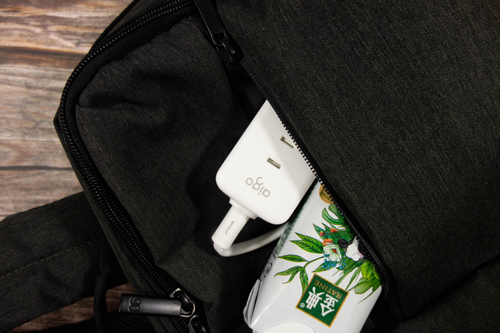 出差好帮手：aigo“旅行版”迷你延长线插座体验