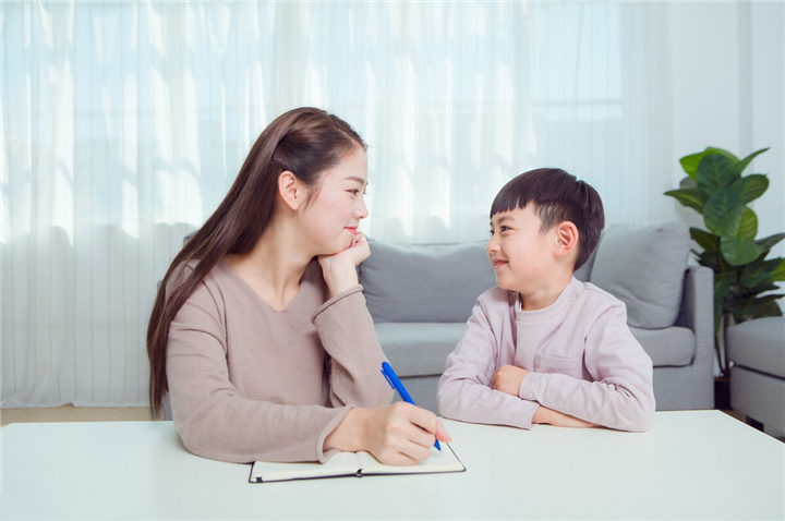 “聪明相”被科学证实存在，面部有这4种特征的孩子，往往更聪明