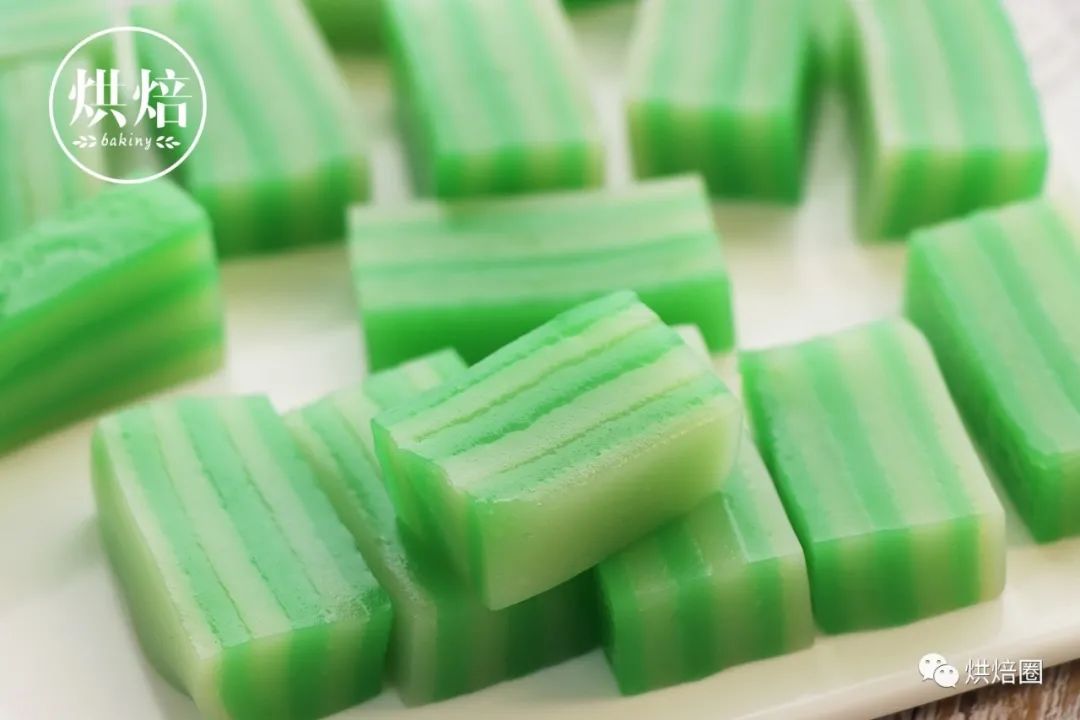 這綠綠的木薯千層糕好清新在東南亞很出名吃起來又糯又潤