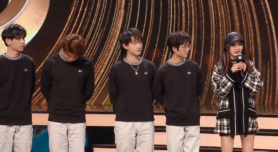 首秀|杨幂玩游戏首秀就被打到自闭！被“打”懵的她直呼：太无情了