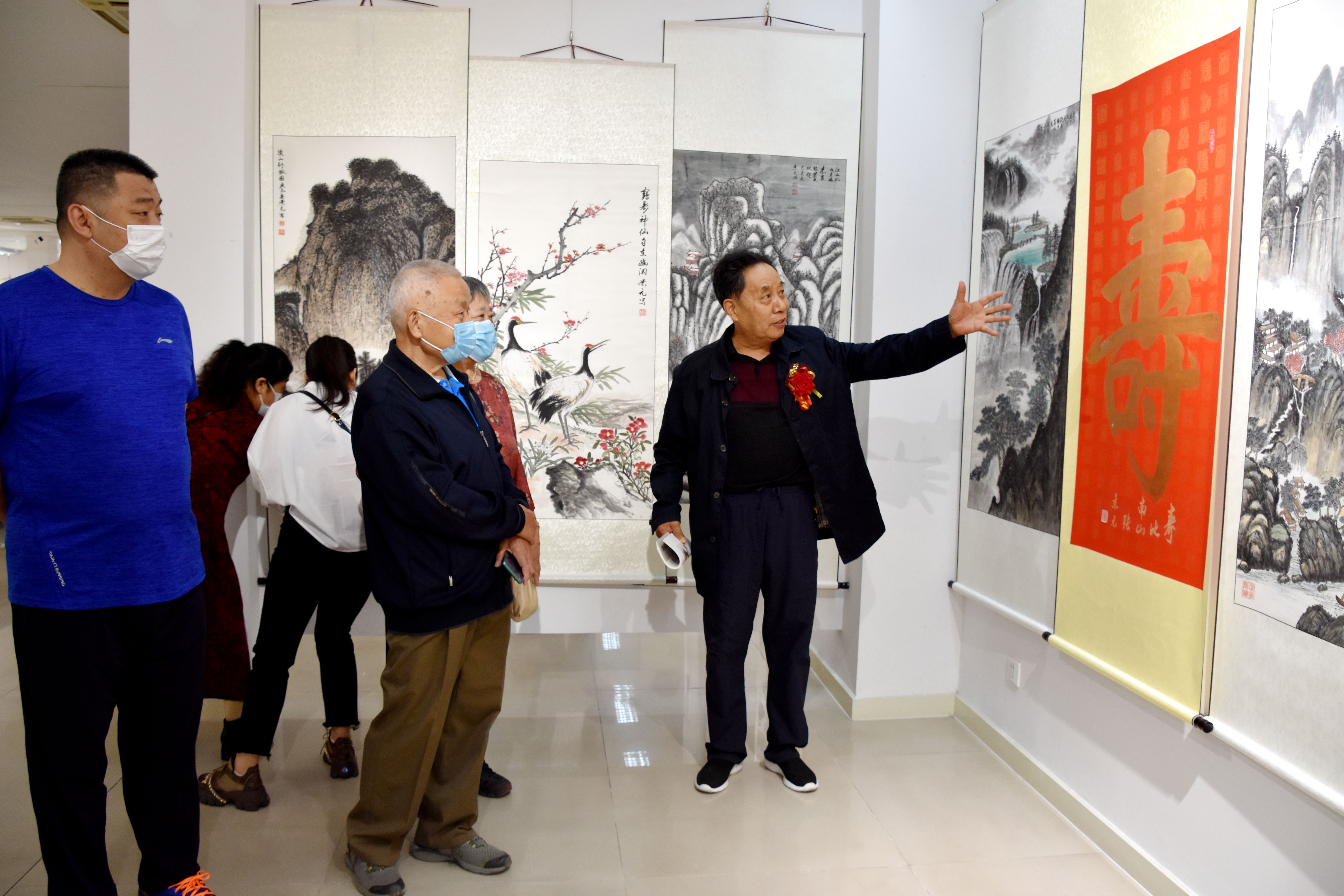 庆“十·一”七人书画作品展在郭味蕖美术馆隆重开幕