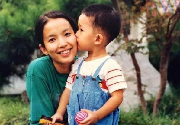 张丰毅轻视亲儿子，转身沦为“继女奴”，吕丽萍报复手段堪称一绝