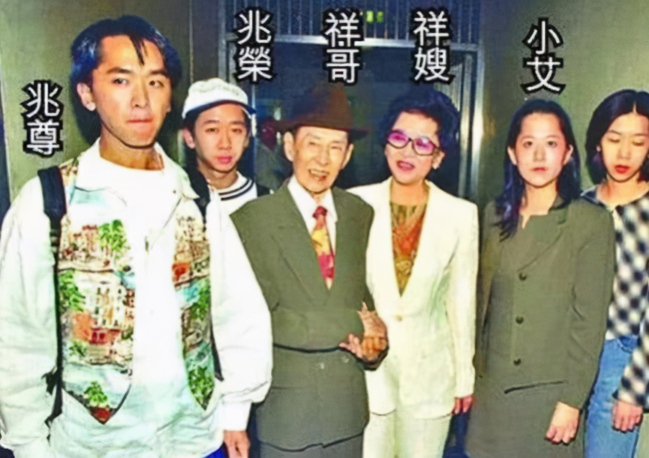 当年王晶为讽刺电影市场，拍了一部港片，把电