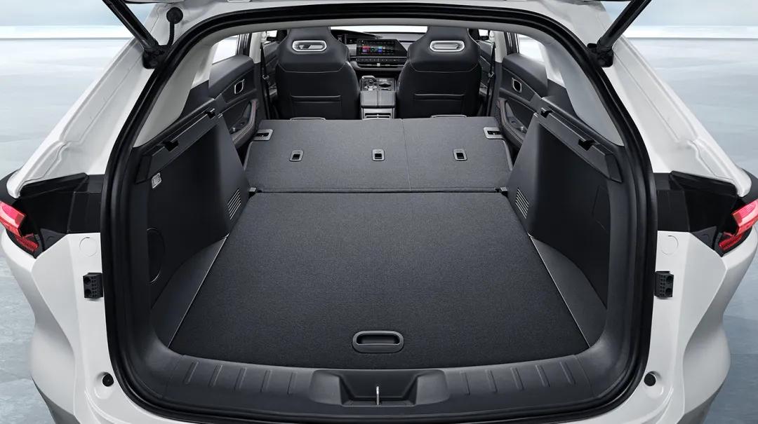 17万元左右的中型SUV，你找不到长安UNI-K的槽点！