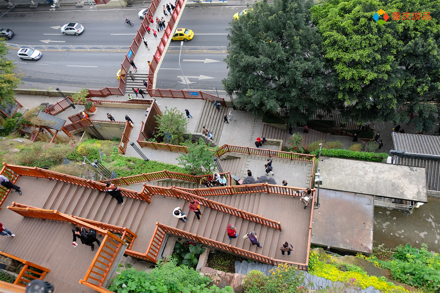 来重庆旅游该穿什么？一年四季随机播放，短袖和羽绒服都得带上