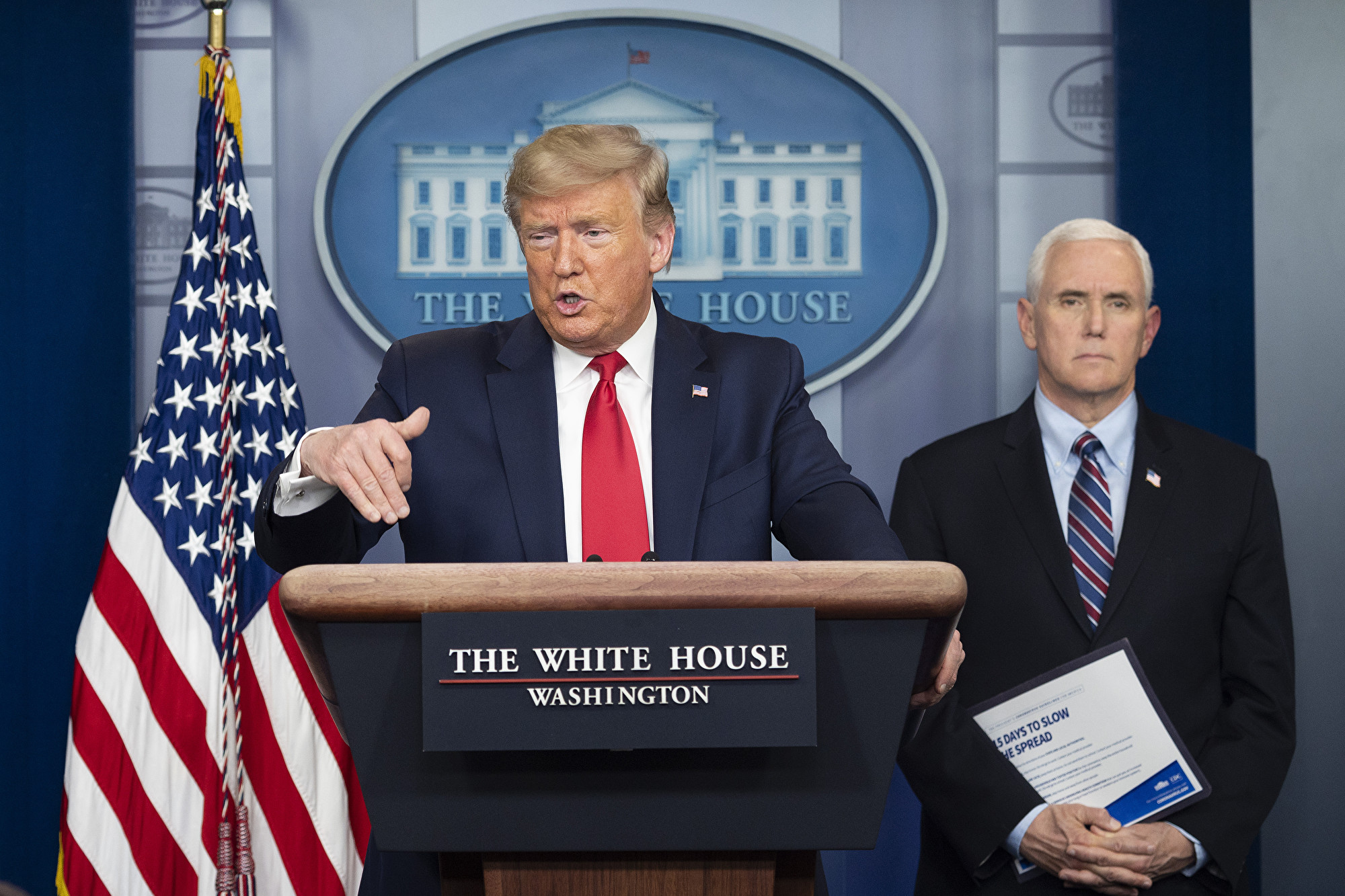 死亡人数超10万，美国脸肿了吗？特朗普：想把记