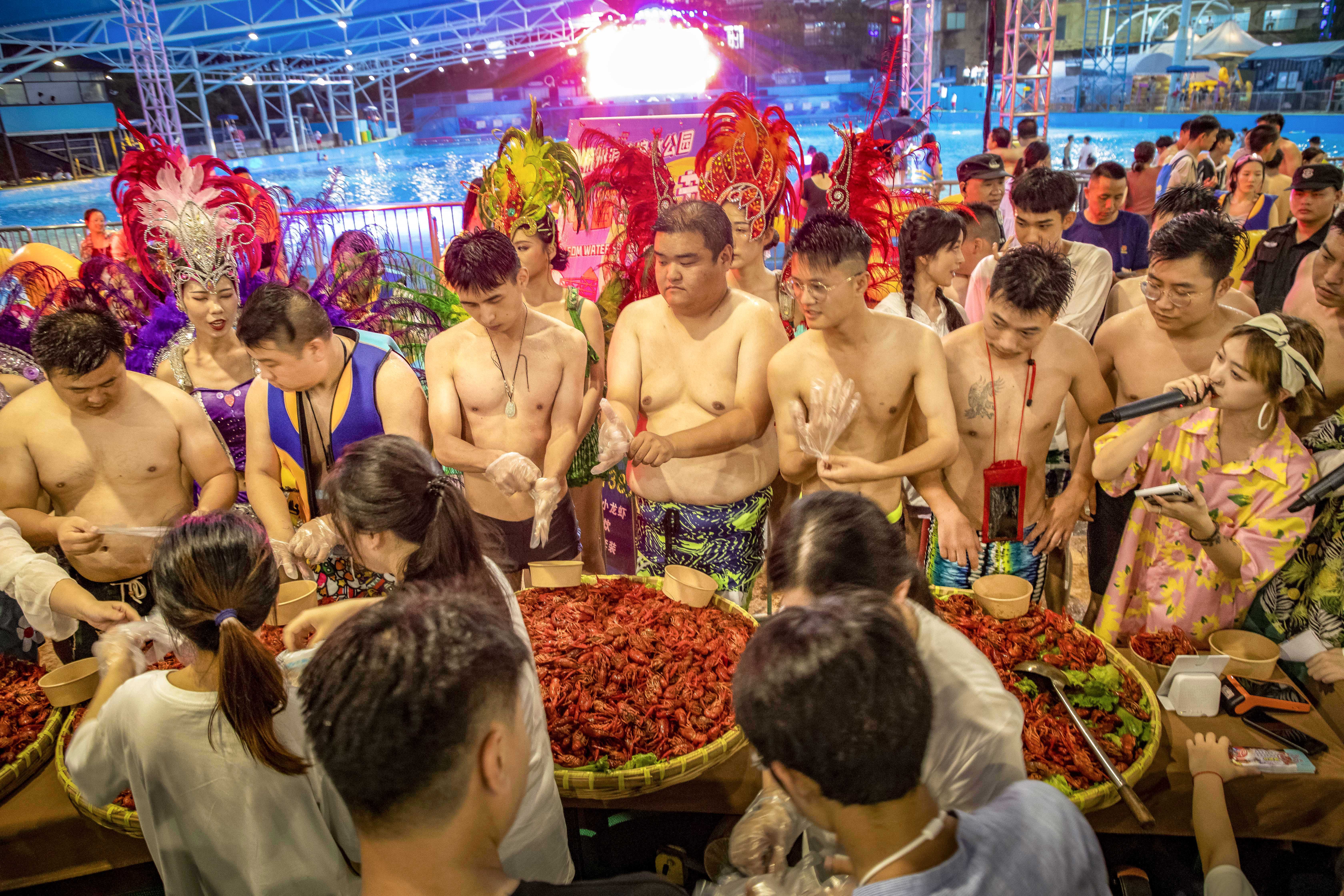 杭州夏季哪里可以避暑？去浪浪浪水乐园来一场水上蹦迪狂欢吧