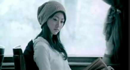 当“资源咖”却被嘲讽，如今降级口碑翻盘，景甜与她的传奇15年