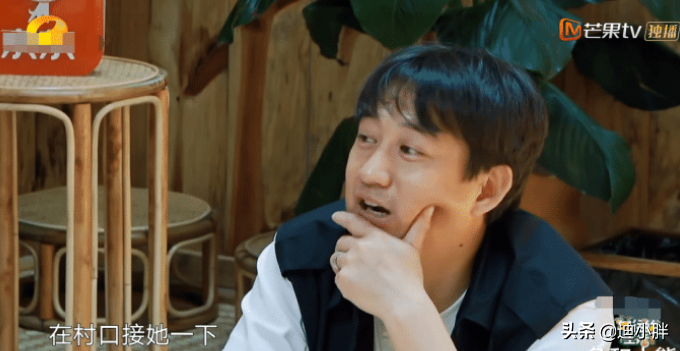 《向往4》迎待遇最好嘉宾，何炅开车亲自迎接，只因彭昱畅面子？