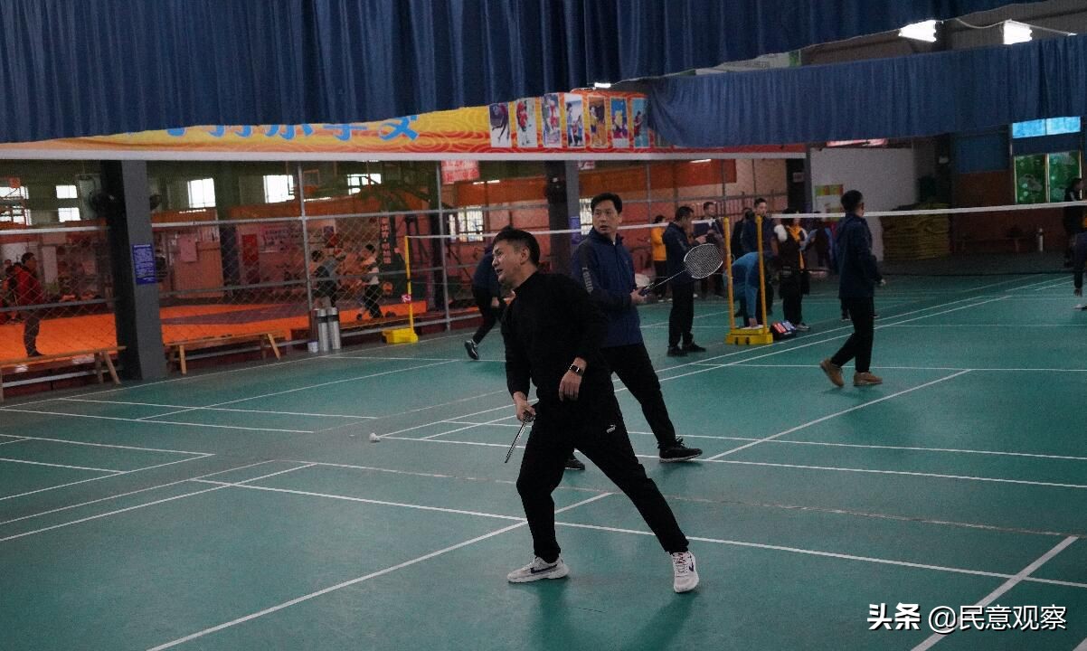 衡阳县城建投工会组织开展第一届职工羽毛球比赛