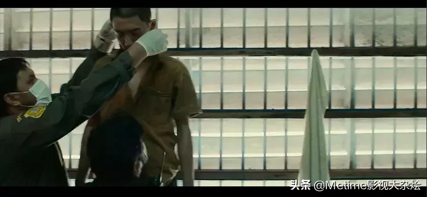 《炼狱信使》集合了很多刺激元素,每一秒都是赤裸裸的视觉冲击