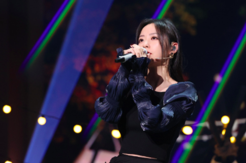 张靓颖为何敢公开暗讽《王牌对王牌》，她的底