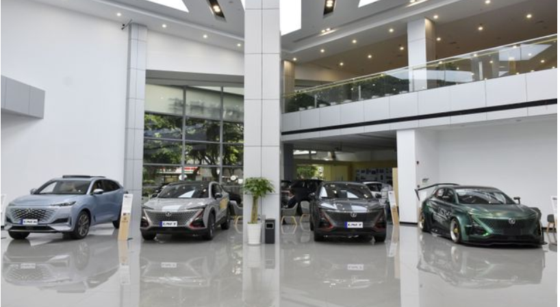 能玩拳皇、打桌球的地方，居然是长安汽车旗舰店？