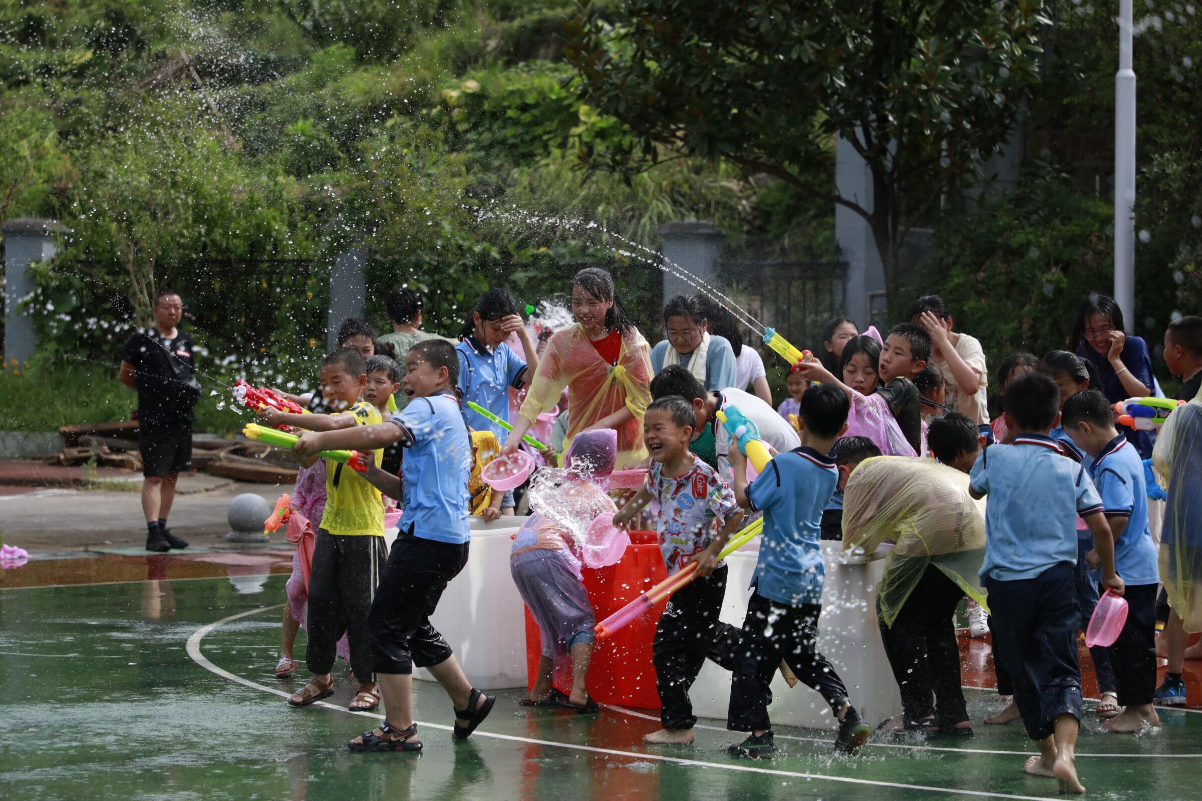 赛中强消防，七彩戏水节——联合方川小学暑期夏令营第九天