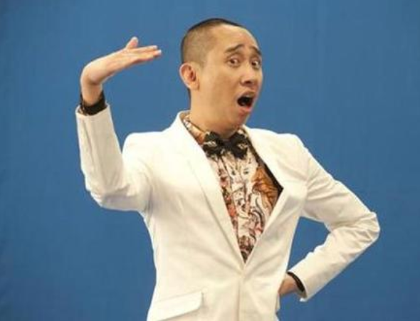 13年前，二人同上春晚，如今賈玲成了老板，那么白凱南哪去了？