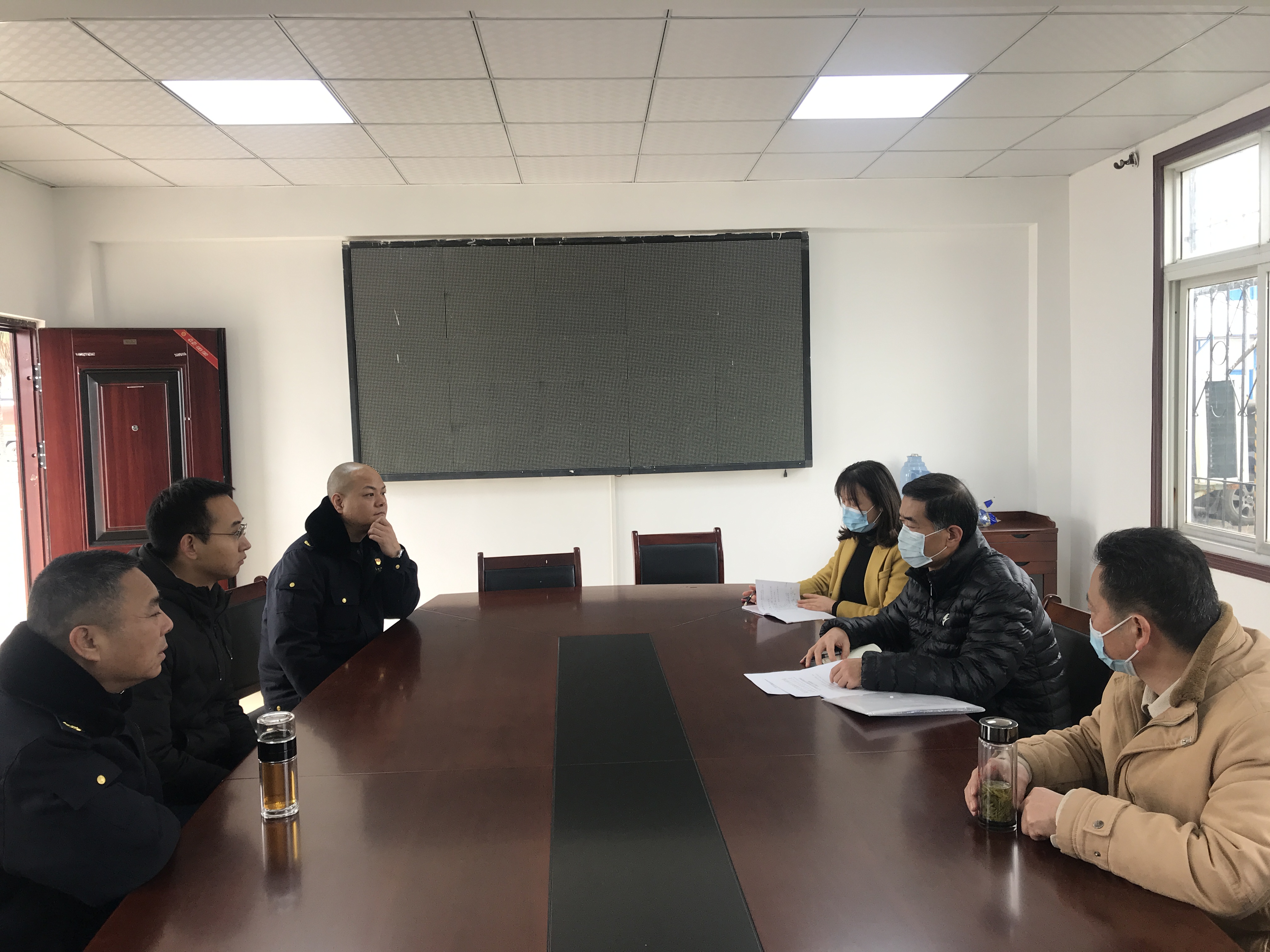 武漢市洪山區集中整治長江天興洲段非法捕撈及違規垂釣