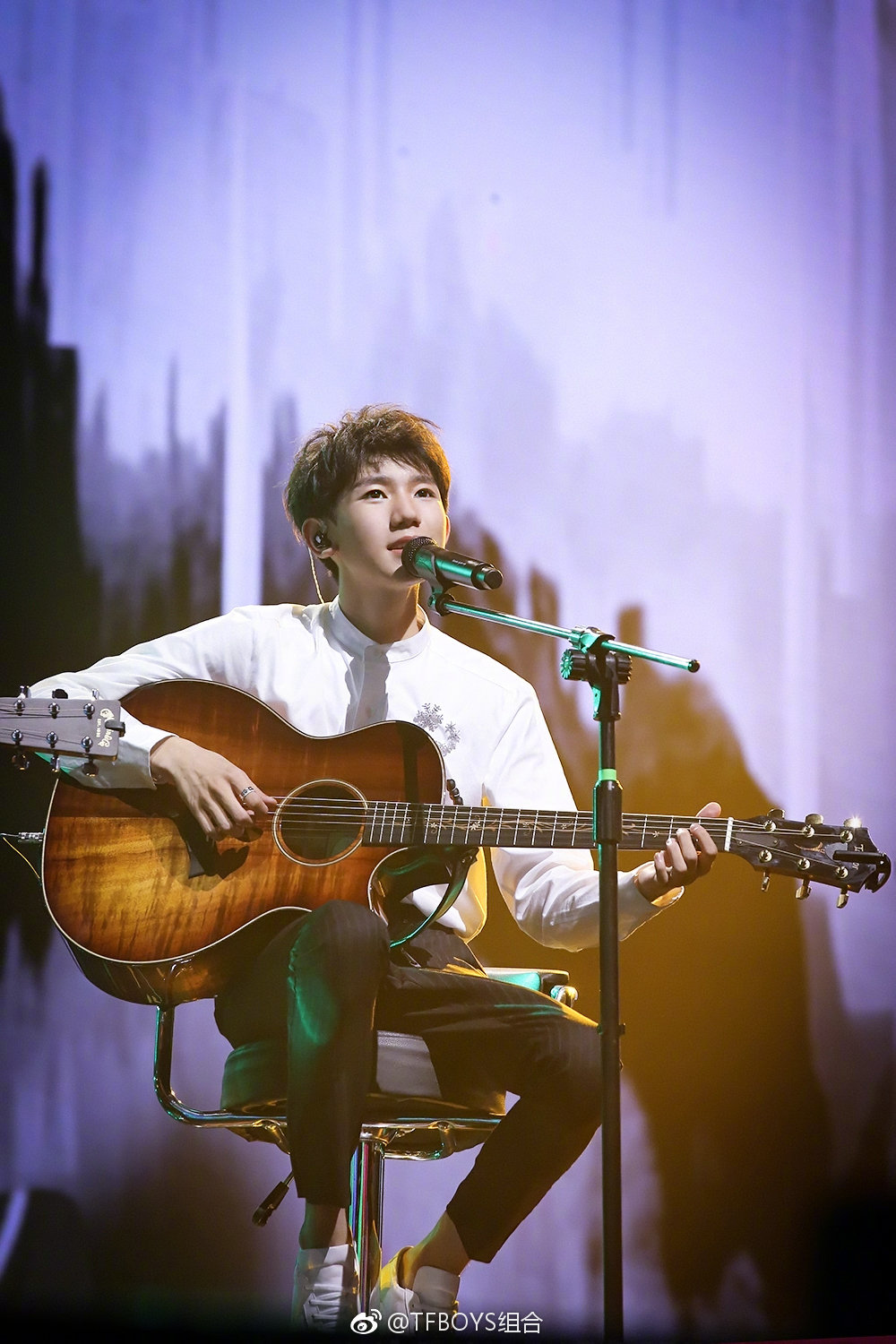 让我们来回顾一下TFBOYS的演唱会，有没有你认为的精彩瞬间呢？