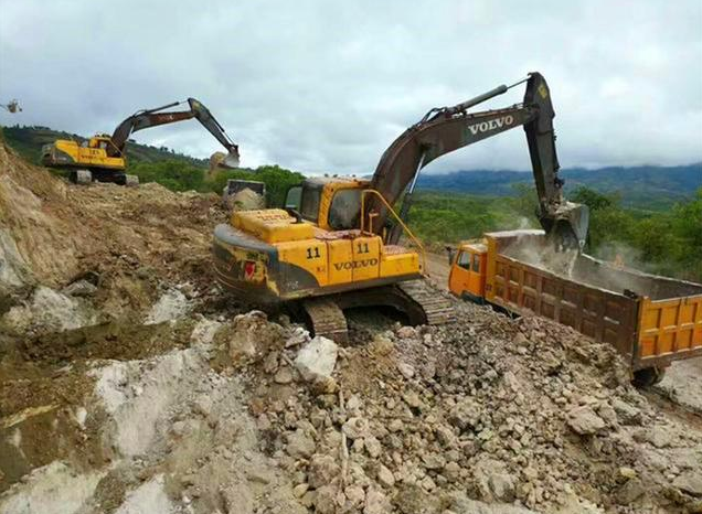 湖北公路施工，暴雨沖出3000多具尸骨，專家講出了一段悲壯歷史