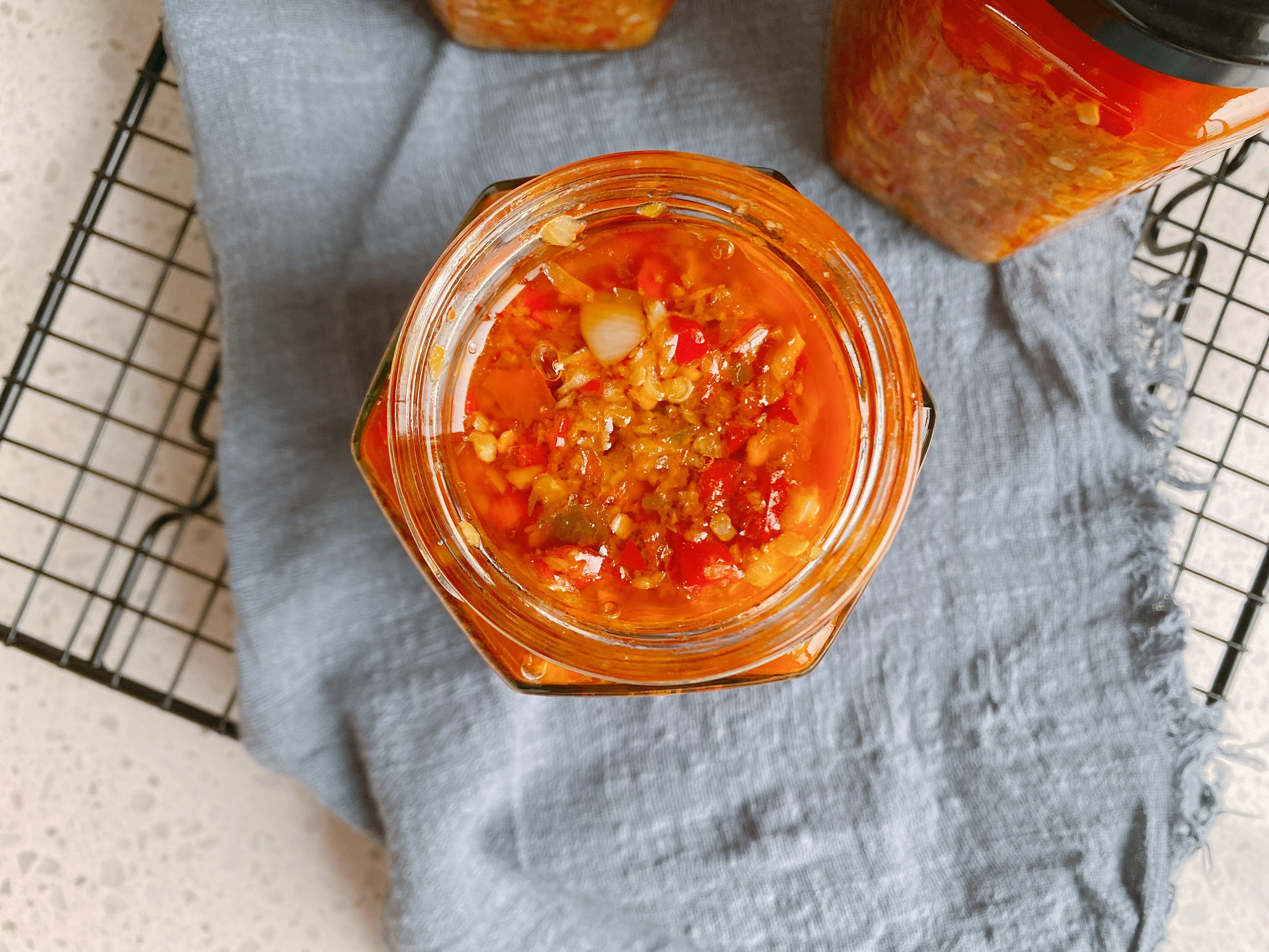 自製蒜蓉辣椒醬，掌握3點，不長白花耐保存，蒜香濃郁拌啥都香