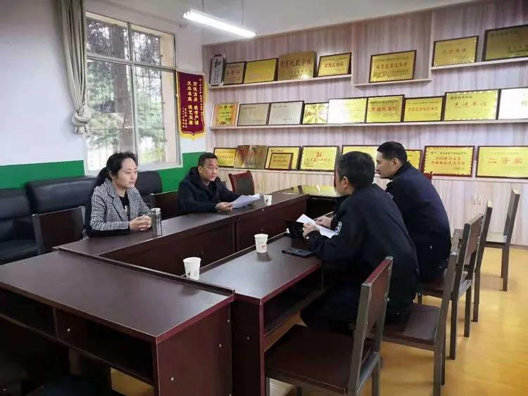 汉中交警一大队深入辖区中小学校开展交通安全座谈