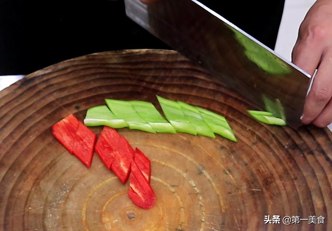 圖片[3]-鴨血想要嫩滑有技巧 廚師長教你做麻辣鴨血 麻辣入味 嫩如豆腐-起舞食譜網