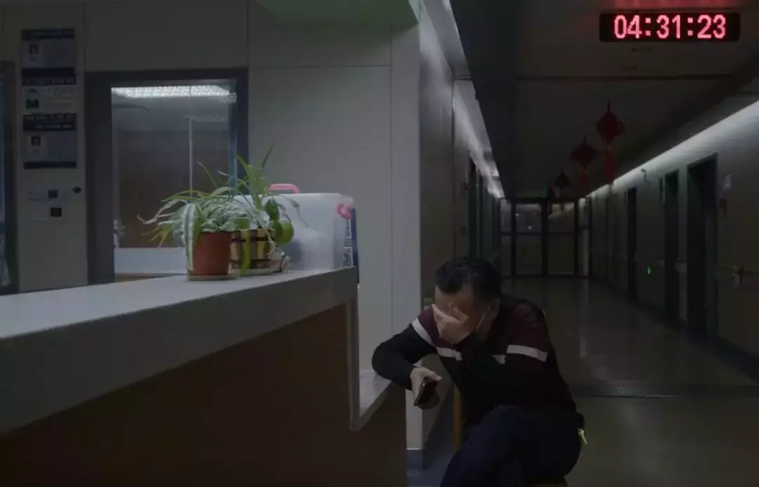 最震撼的国产纪录片回归,哭着打下9.6高分:生死面前,都是小事