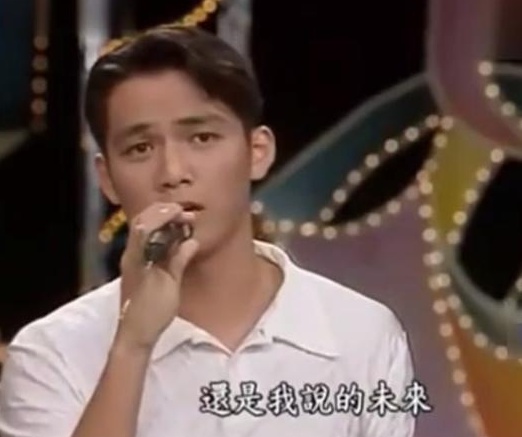 明星们的“隐藏实力”，梁朝伟唱功被低估，赵