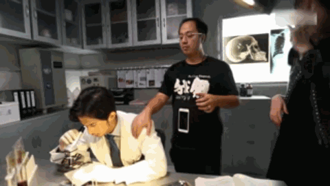 每一段亲密戏的背后，都有着“不堪回首”的过往！导演你走开啊！