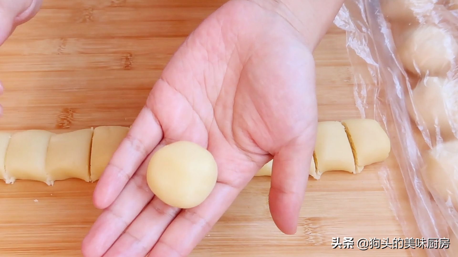 想吃酥餅不用排隊，教你在家做，不用烤箱，有鍋就行，個個酥掉渣