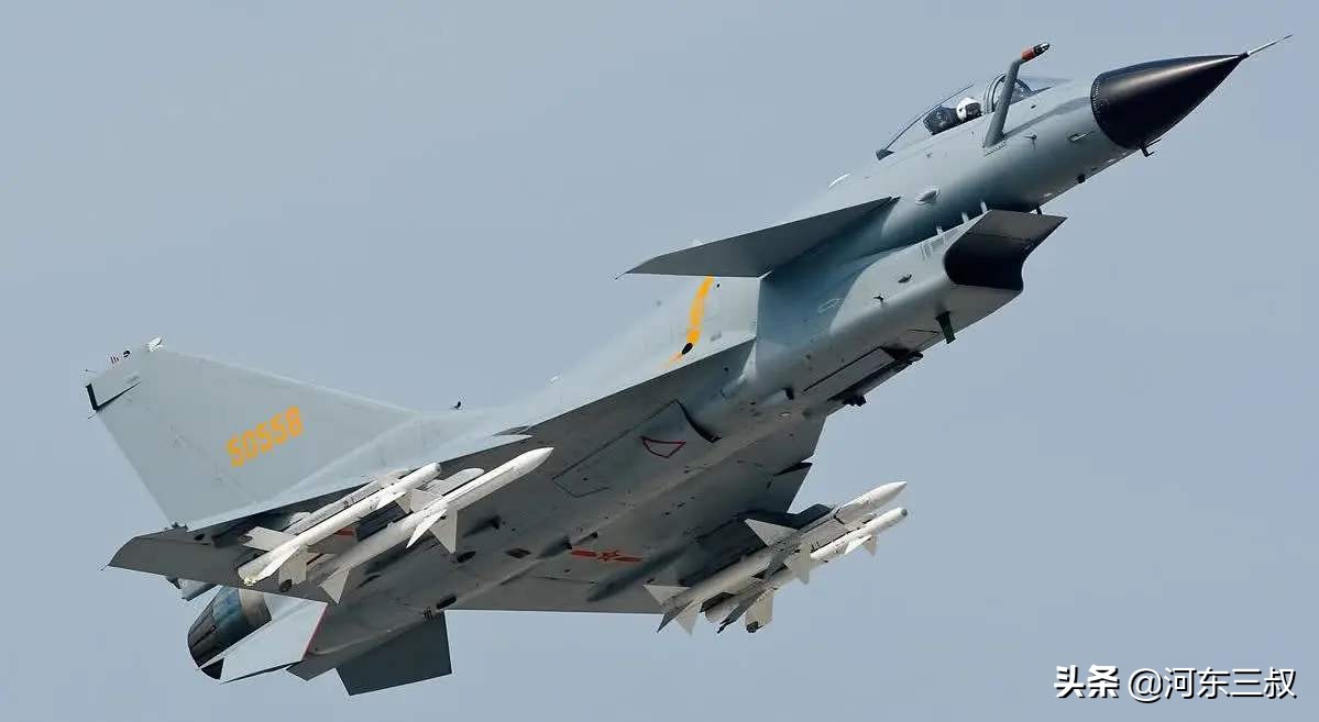 空军全家福，跨越71年，从歼-5到歼-20祖孙四代（