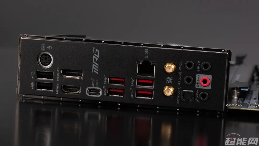 微星MPG Z490 GAMING CARBON WIFI主板评测
