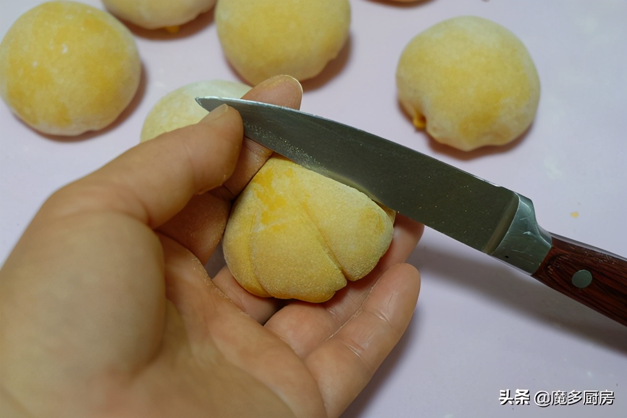 早起一小時，蒸一盤好吃又好看的豆沙包，不放水不加糖，香軟誘人