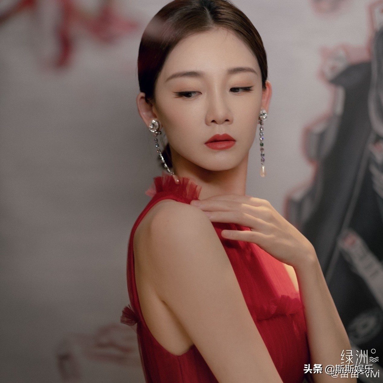521郑恺终于官宣了？女友苗苗疑似怀孕，多次被拍到现身医院