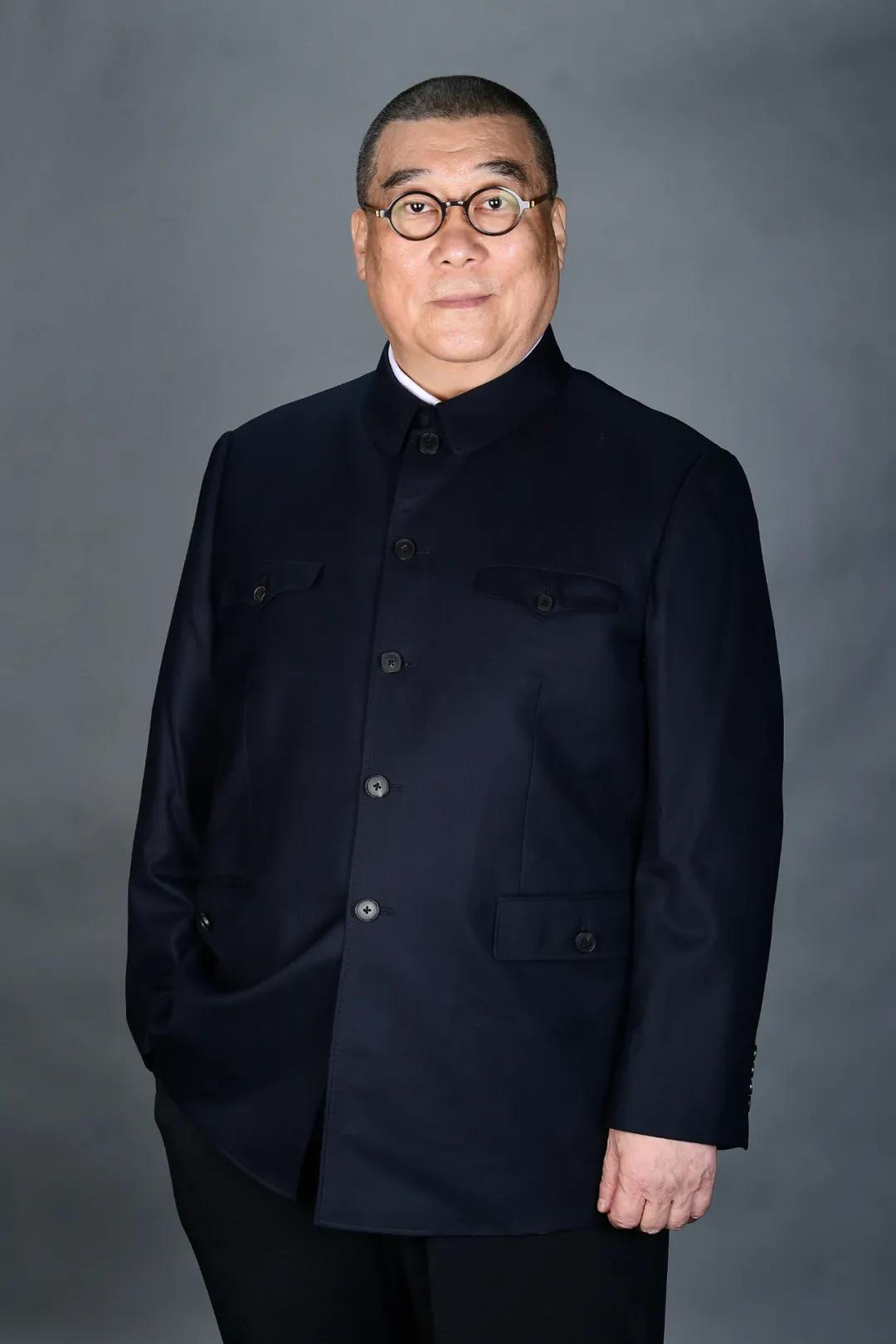 助力广州时尚之都全新启航，卜晓强荣获“花城时尚杰出贡献奖”