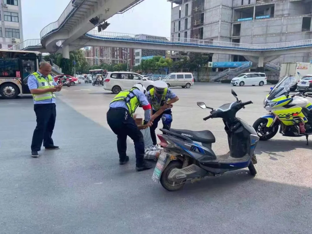 热！一天内，阜阳街头连发两起中暑事件