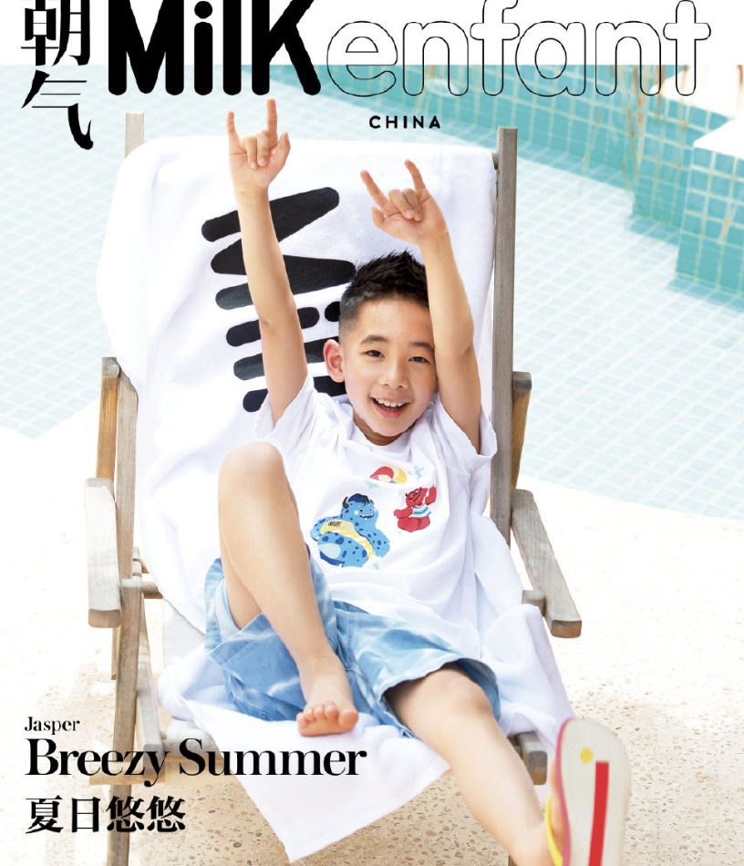 Jasper拍六一写真，8岁小小春长成翩翩少年，玩水吹泡泡充满童趣