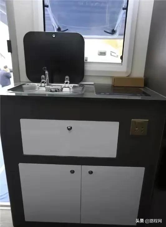 �׿���Ῠ�������ߣ�320L��ˮ�� �Ĵ�������31.8W��