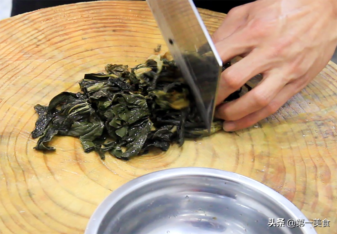 大廚做正宗豫菜“河南條子肉”,出鍋飄香四溢,肥而不膩又入味