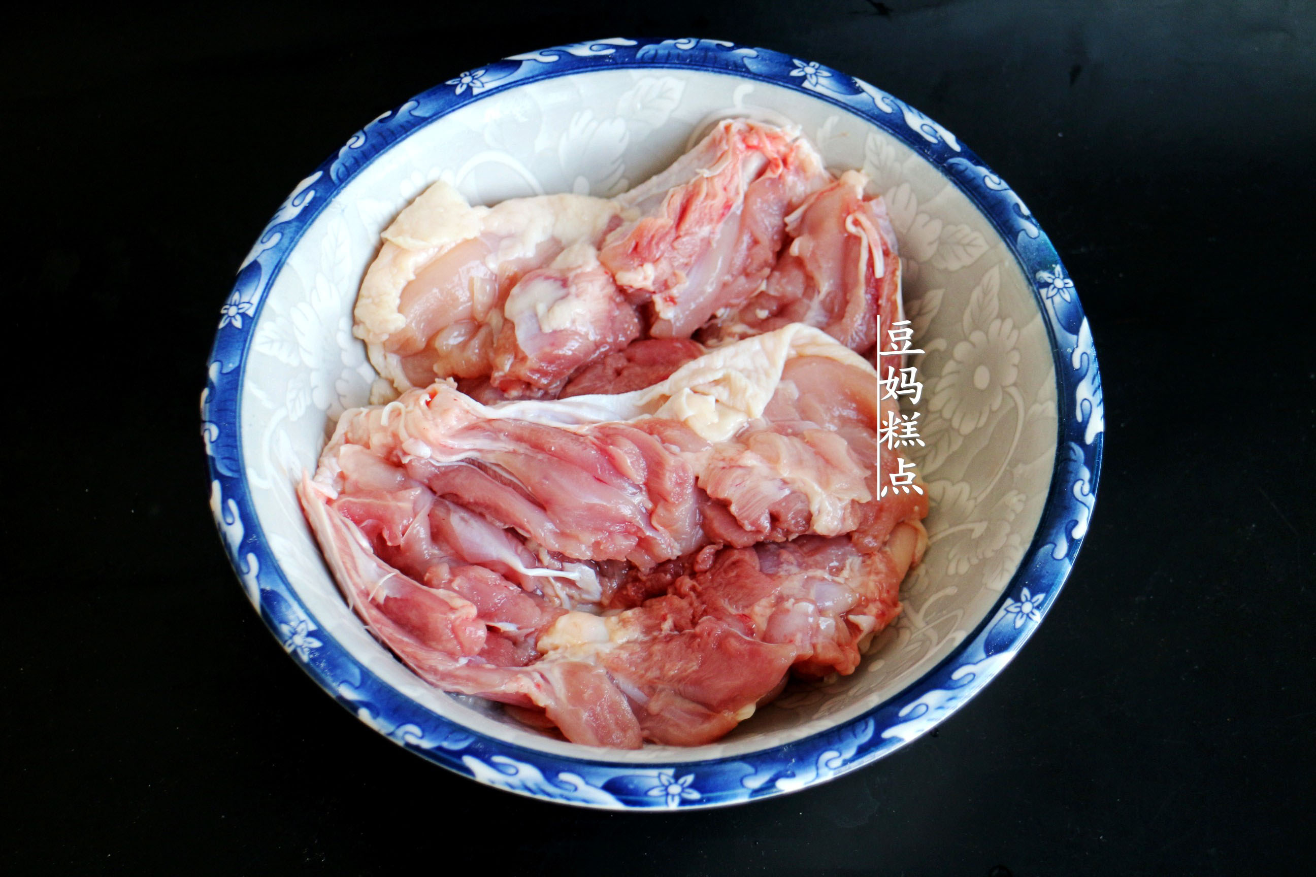 大年三十，做“口水雞”，這樣切一切就上桌