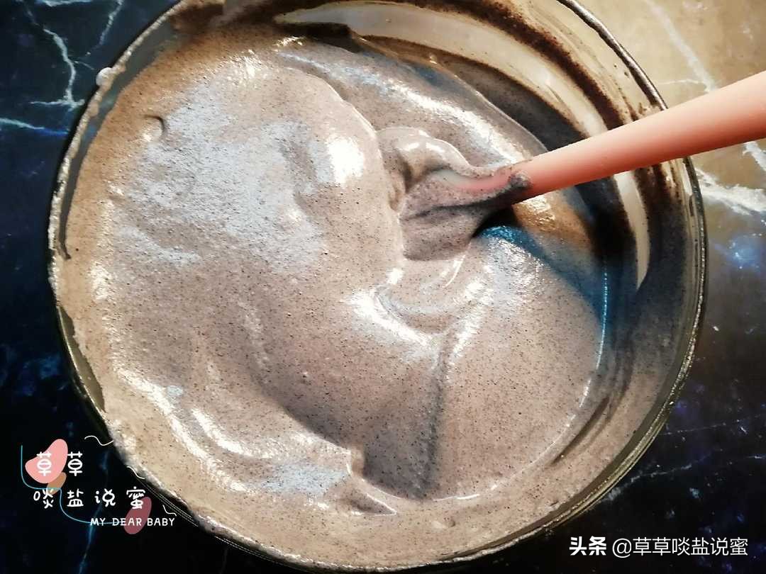 黑米糕真心不难做，只要有黑米和鸡蛋牛奶就能成