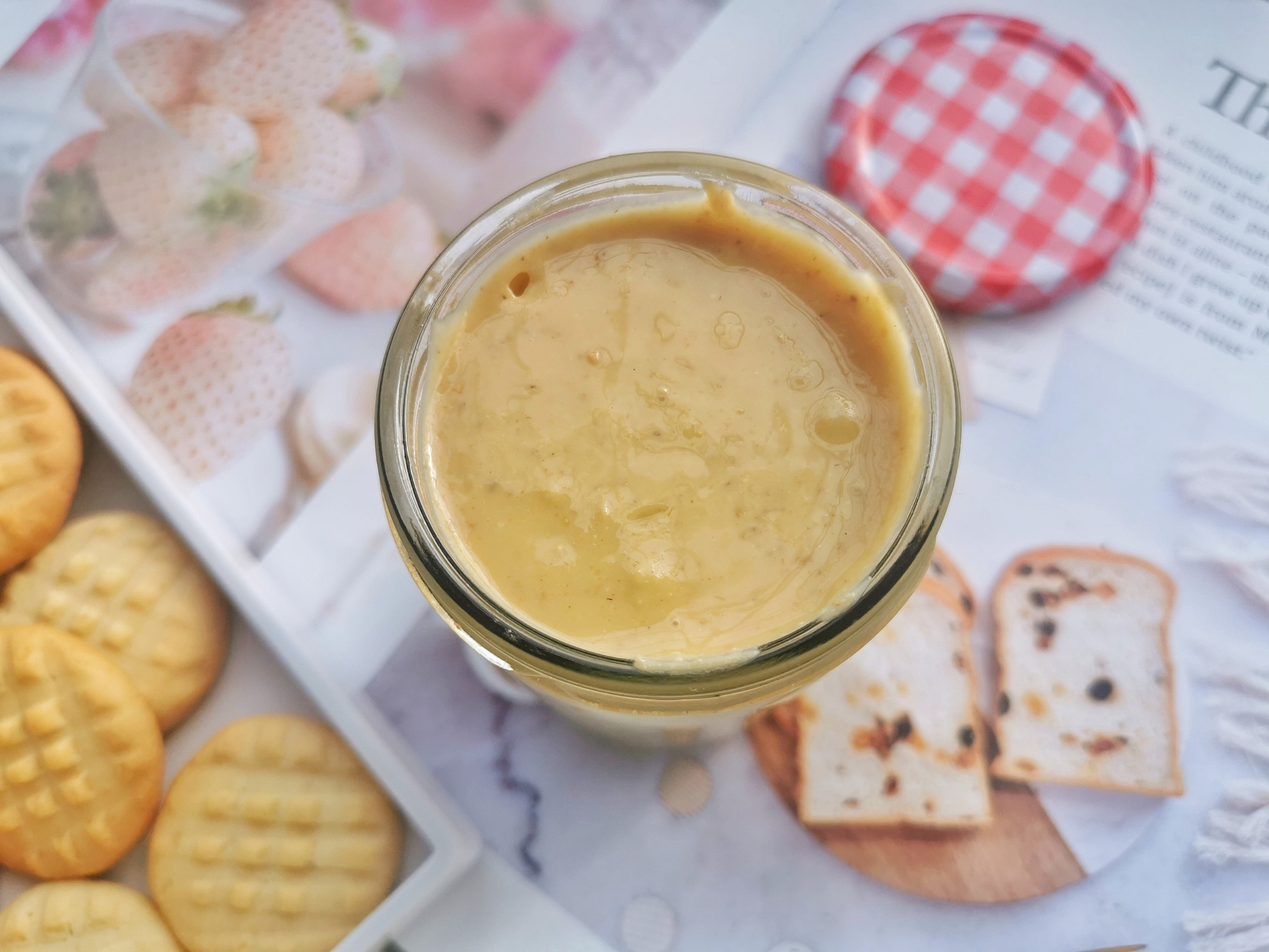 自製花生醬，不加水不加油，香濃細膩，用來做曲奇餅乾太香了