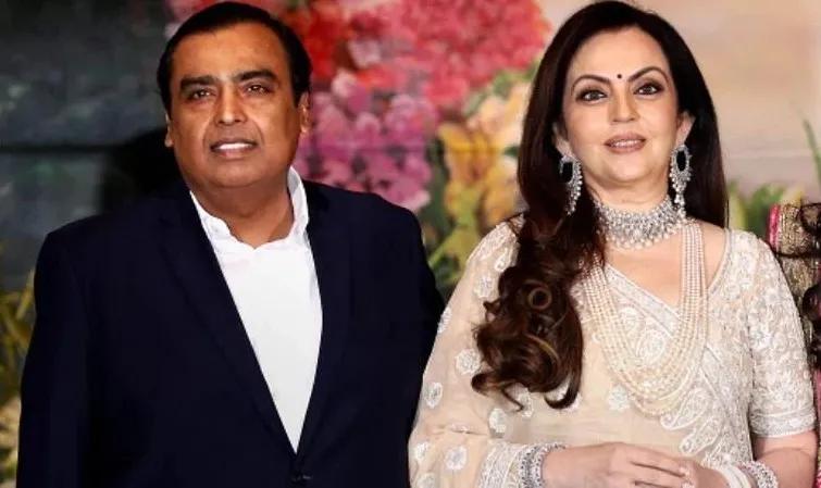 600多位佣人，爱车镶满钻石，这个女人凭什么被